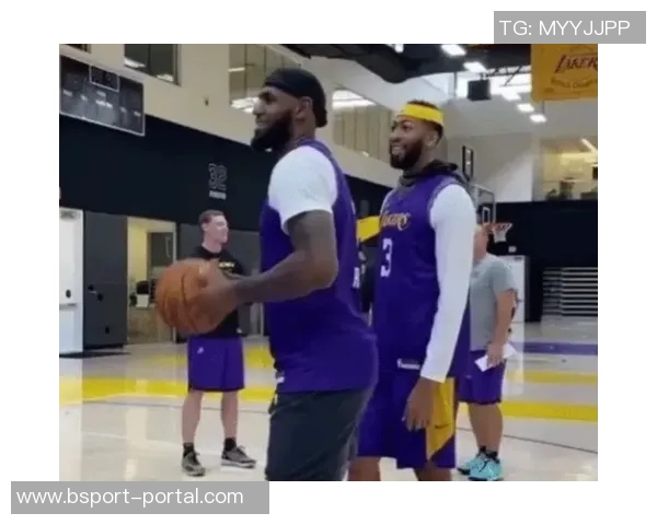 姚明手掌建筑的艺术魅力与篮球精神的完美融合探讨