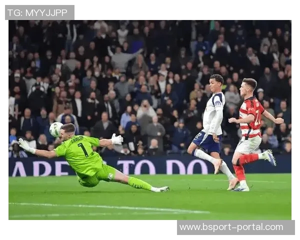 国王杯惊现乌龙球曼联逆转热刺引发全场狂欢历史冷门再添一笔